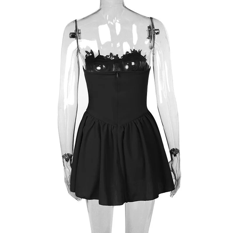 Strapless mini dress with floral embroidery - Linda