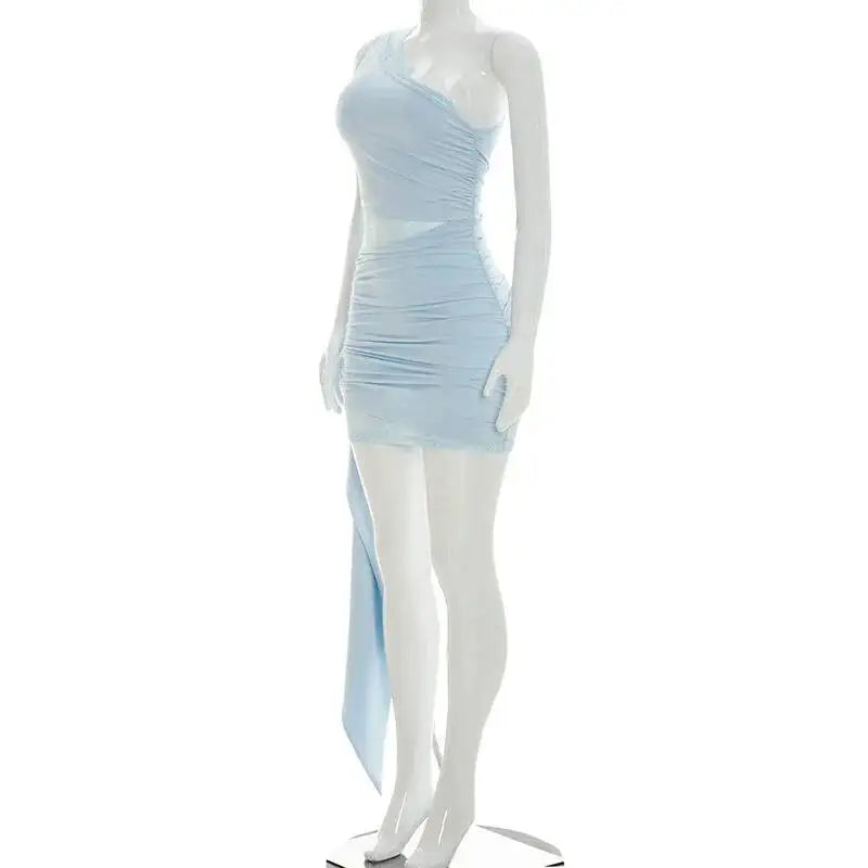 One-shoulder mini dress with lace and a train - Nani