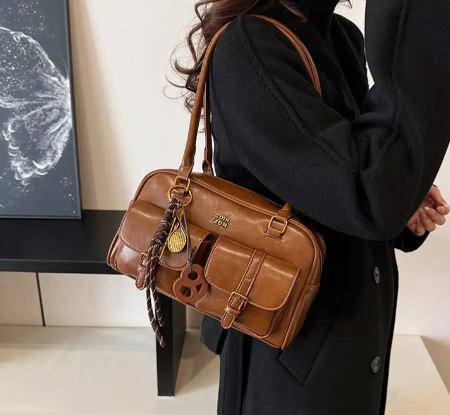 תיק דמוי עור בעיצוב וינטג' בעיטור אקססוריז