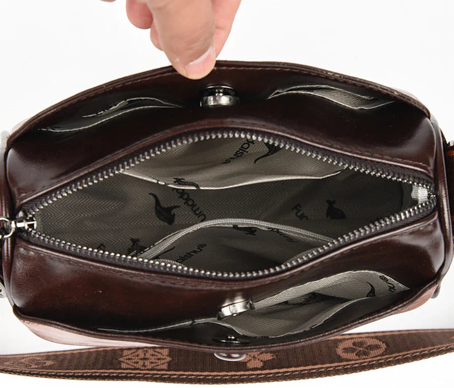 תיק דמוי עור בעיצוב רצועה