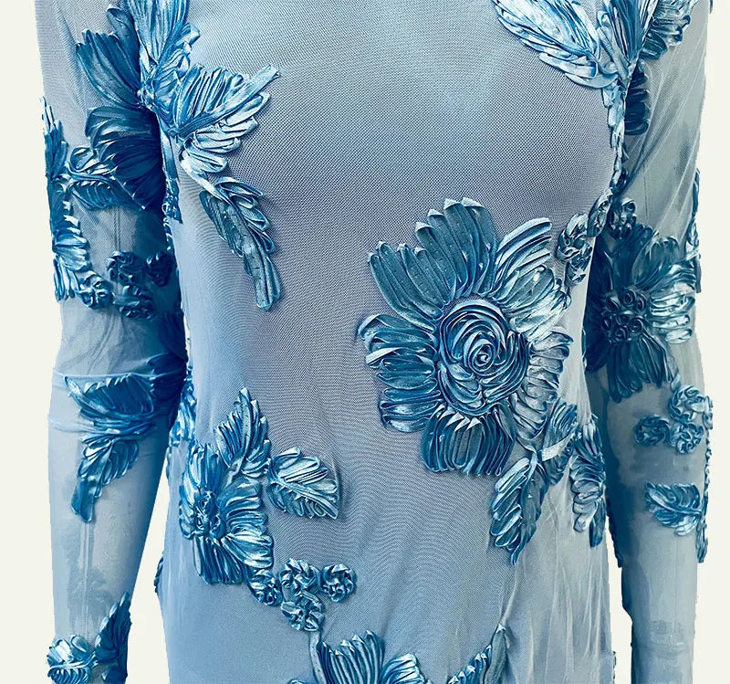Mini dress decorated with floral embroidery and open back - Michaela