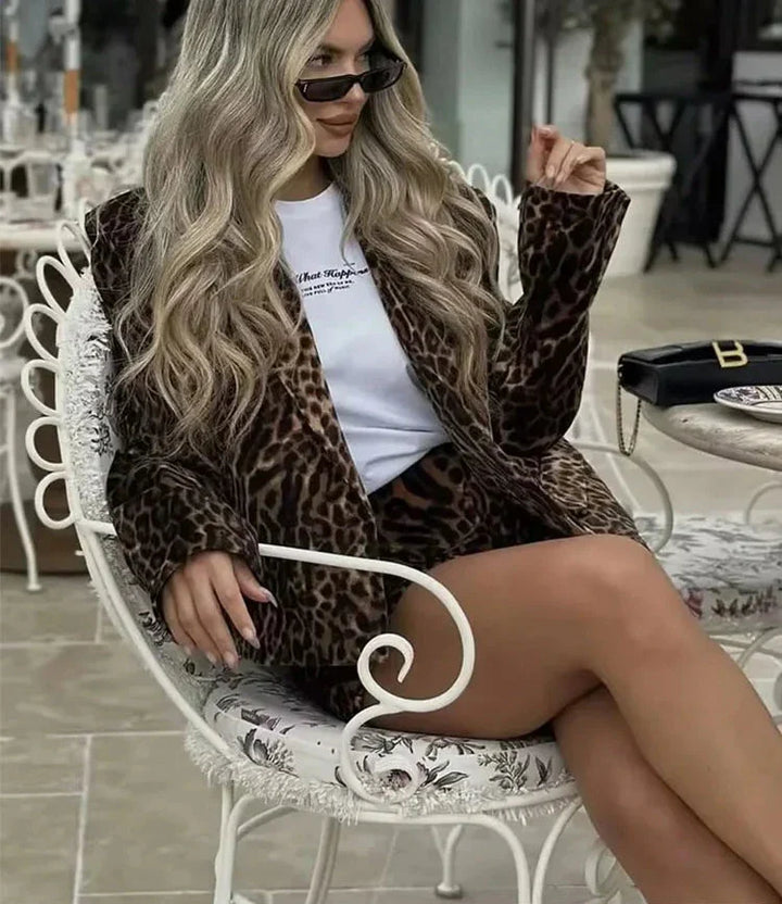 חליפת שני חלקים מחויטת מנומרת חצאית מיני ובלייזר - TAY