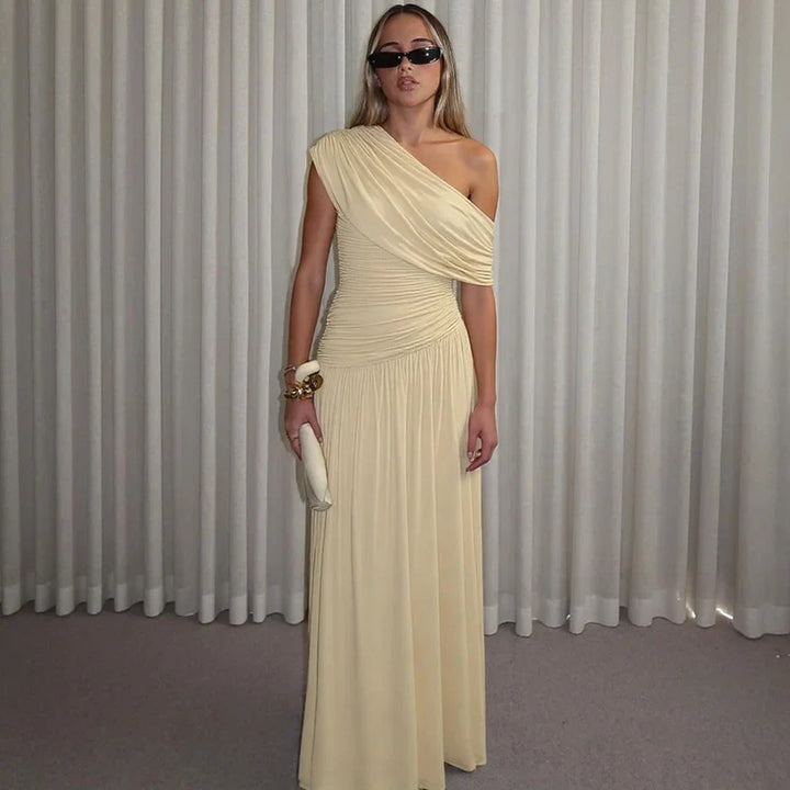 Elegant maxi pleated dress with one shoulder exposed - Maylin