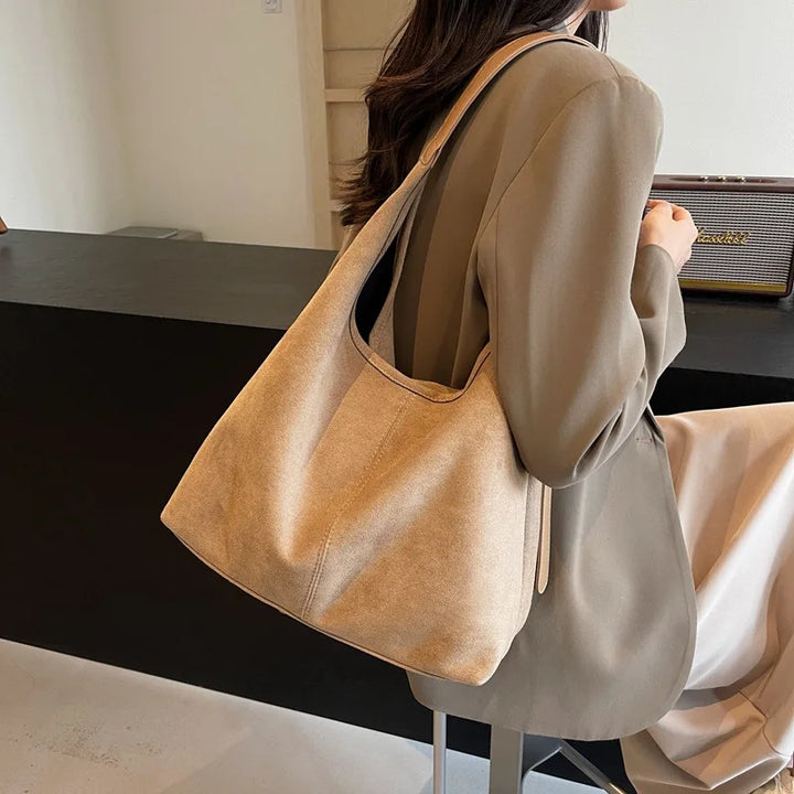 תיק זמש בעיצוב רטרו