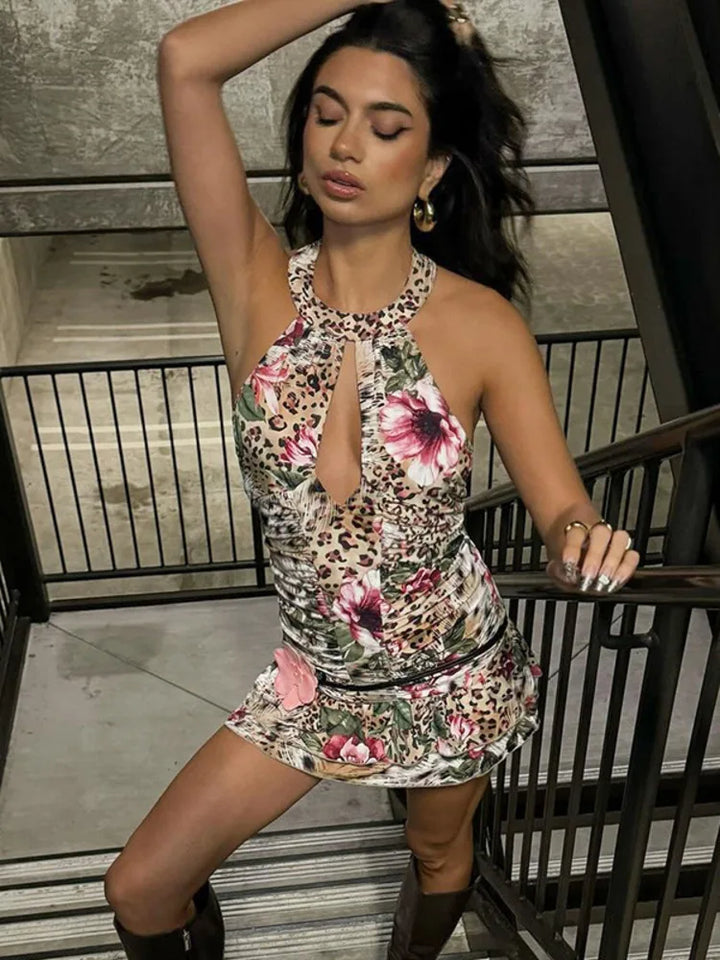 Mini dress with leopard print collar and floral decoration, open back - Chili