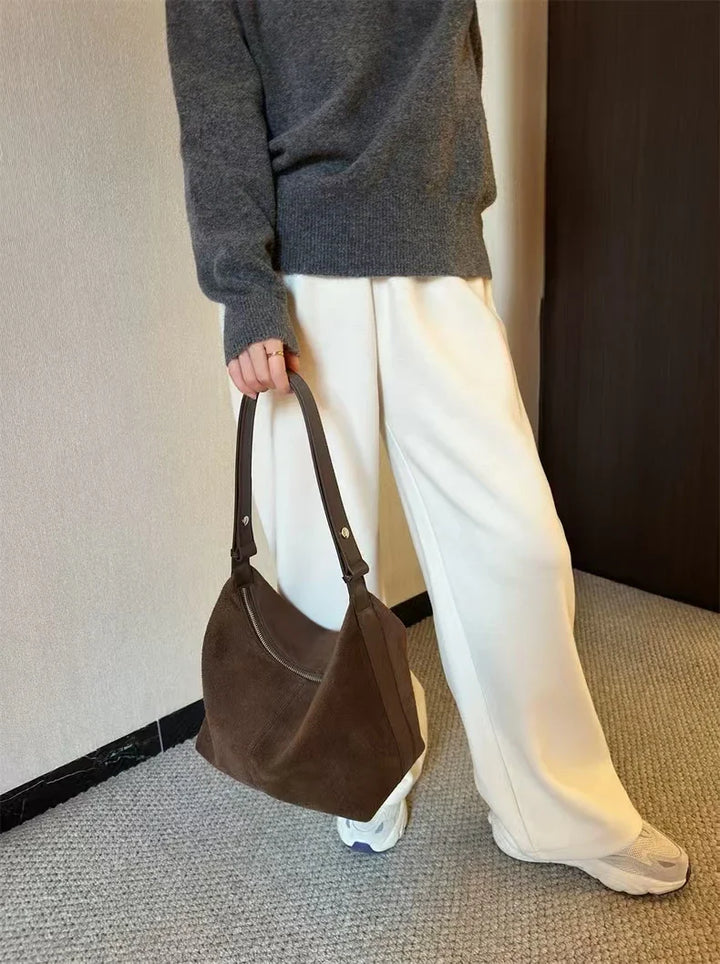 Suede bag with classic design