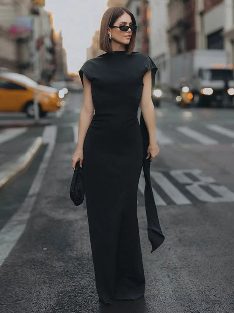 Elegant evening maxi dress with open back and train decoration - Ataret