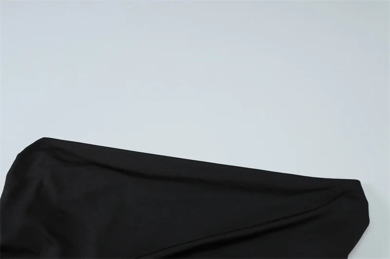 Elegant maxi pleated dress with one shoulder exposed - Maylin