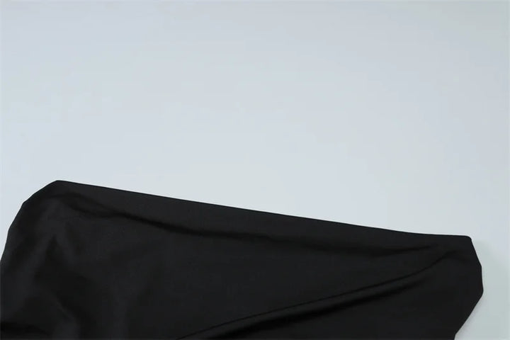 Elegant maxi pleated dress with one shoulder exposed - Maylin