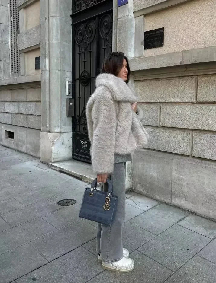 Fur Coat - Riri
