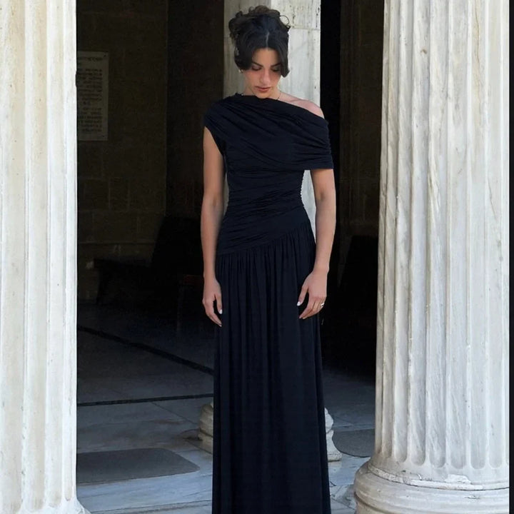 Elegant maxi pleated dress with one shoulder exposed - Maylin