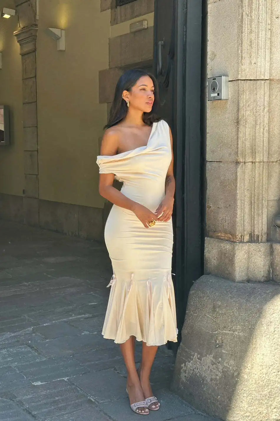 Mermaid Cut Midi Dress with Bow Decorations and Off-Shoulder Straps - Maren
