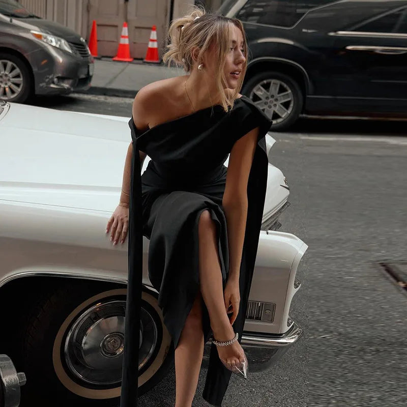 Elegant evening maxi dress with open back and train decoration - Ataret