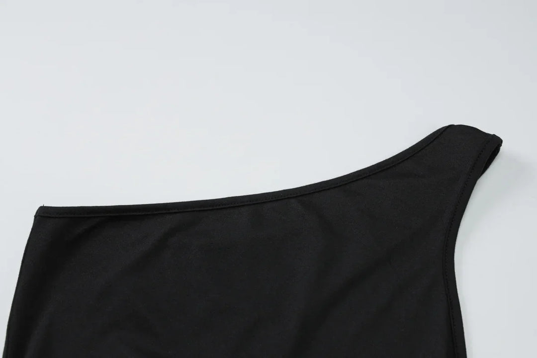 Elegant one-shoulder maxi dress with open back - Alexis