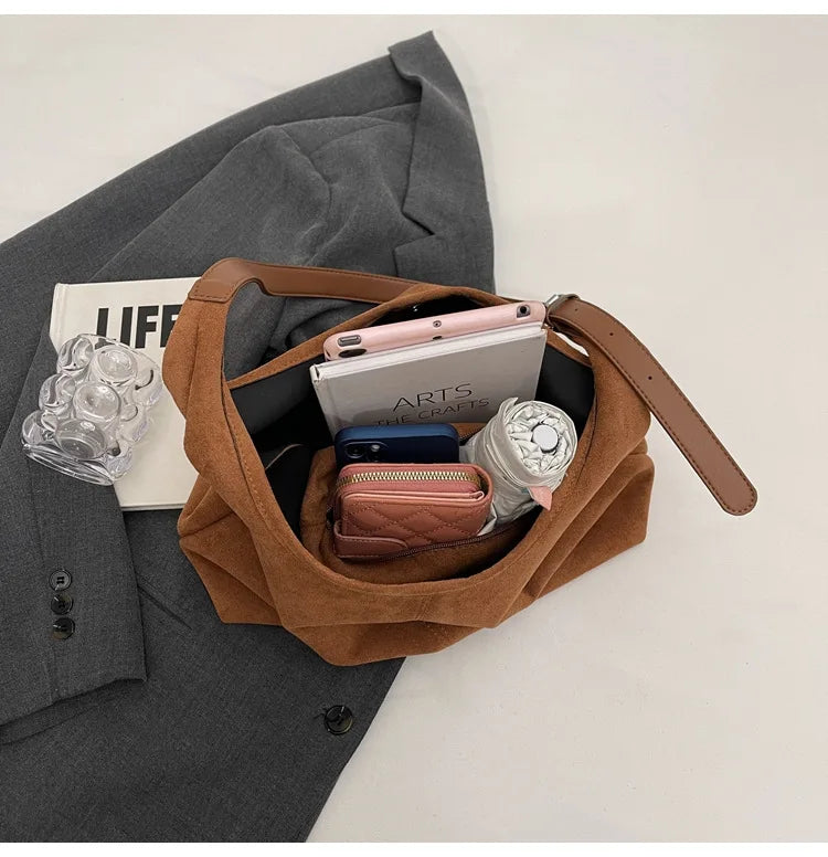 תיק זמש בעיצוב רטרו