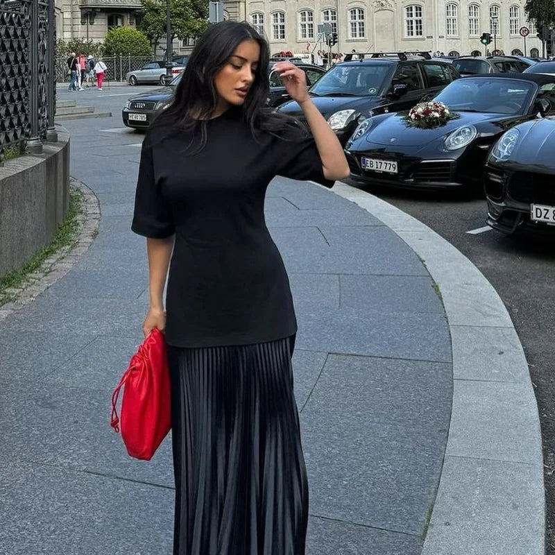 Maxi dress with pleated design - Nahora