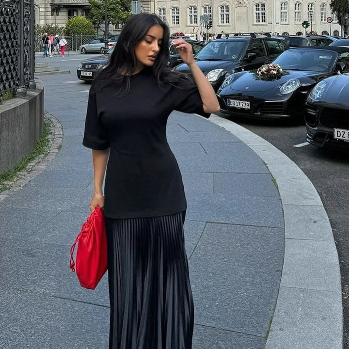 Maxi dress with pleated design - Nahora