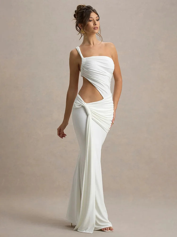 Boho chic maxi dress with one shoulder and slit decorated with a train - Alexandria