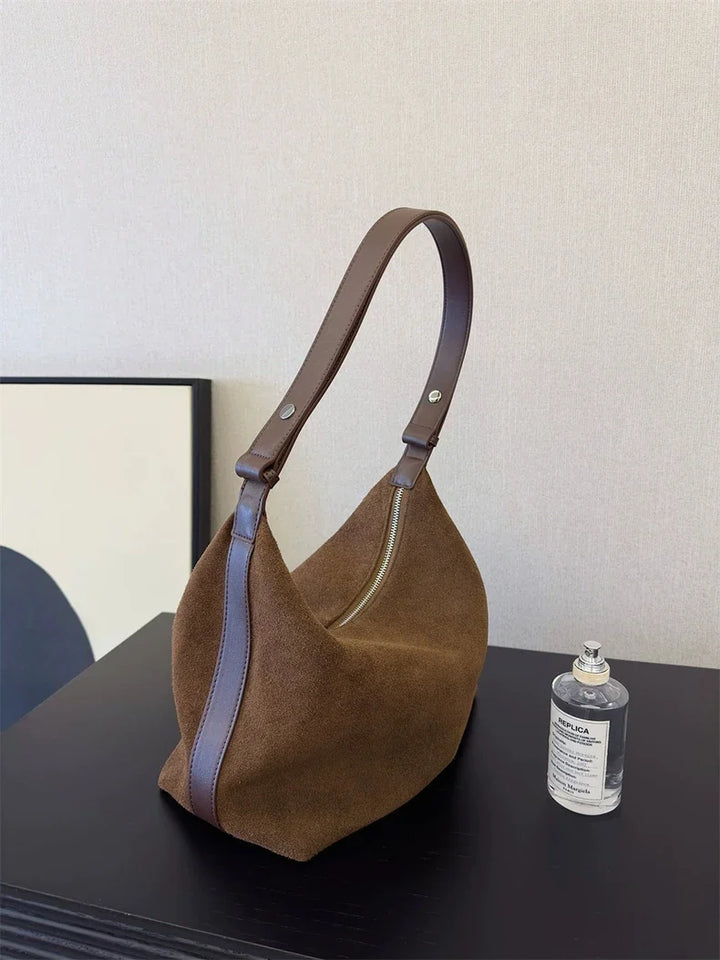 Suede bag with classic design