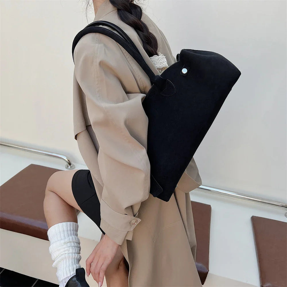 תיק זמש בעיצוב רטרו