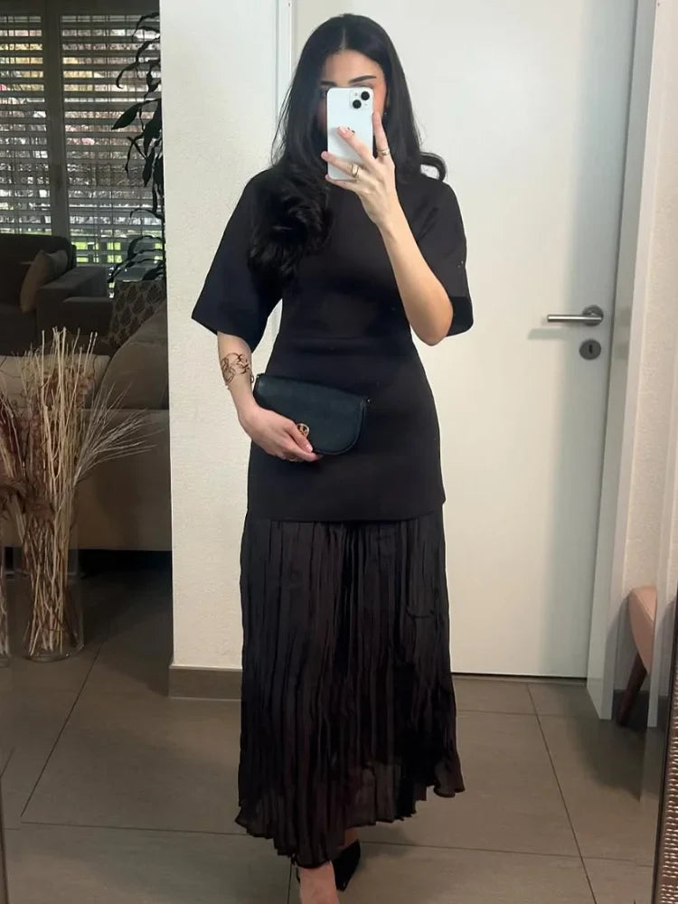 Maxi dress with pleated design - Nahora