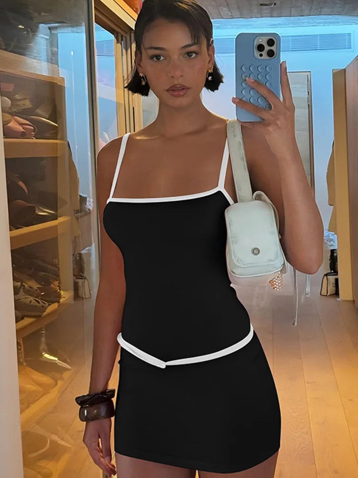 Fitted mini dress with thin belt decoration - LOLI