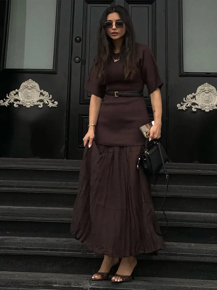 Maxi dress with pleated design - Nahora