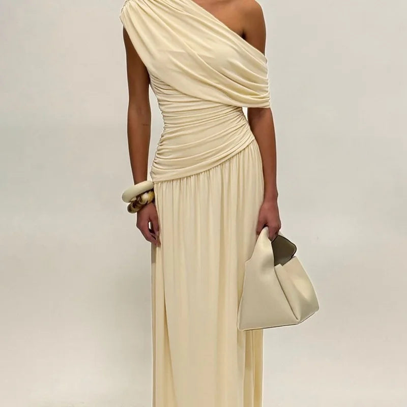 Elegant maxi pleated dress with one shoulder exposed - Maylin