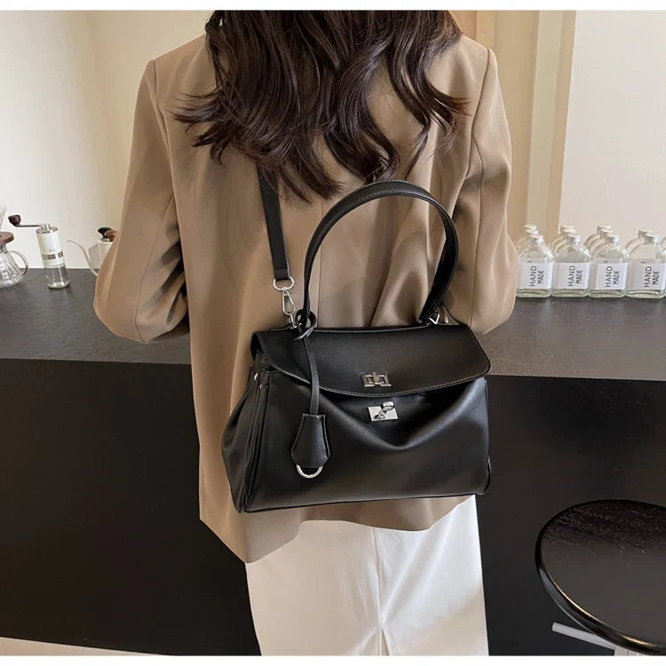 תיק עור סגירת אבזם