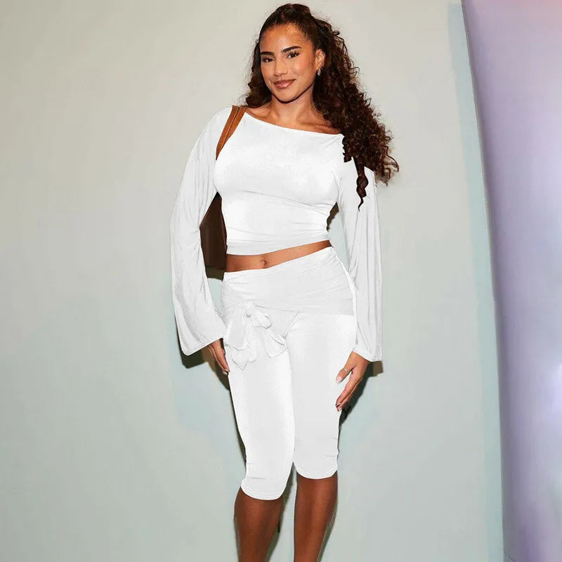 Two-piece set with three-quarter leggings with tie design and bell sleeve top - Candy