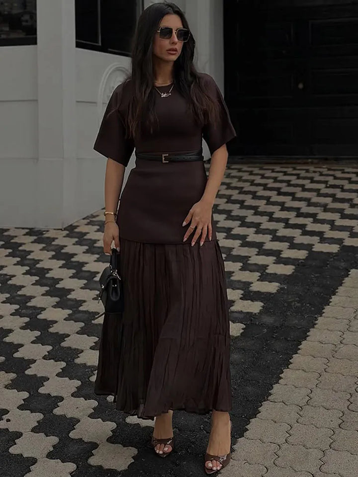 Maxi dress with pleated design - Nahora
