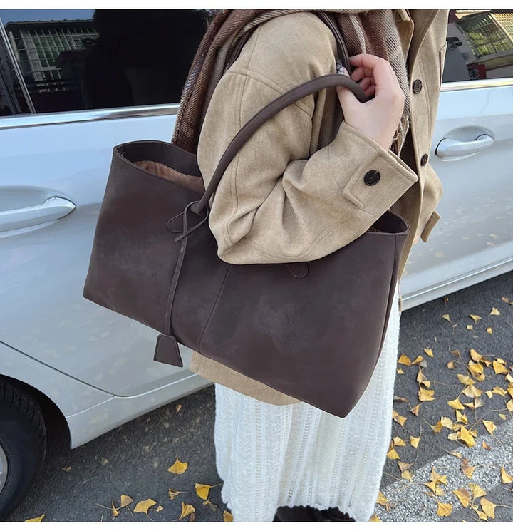 תיק זמש בעיצוב קלאסי