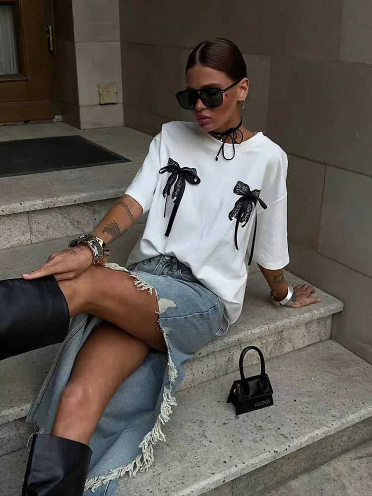 Oversized t-shirt with lace bow decoration - Arava