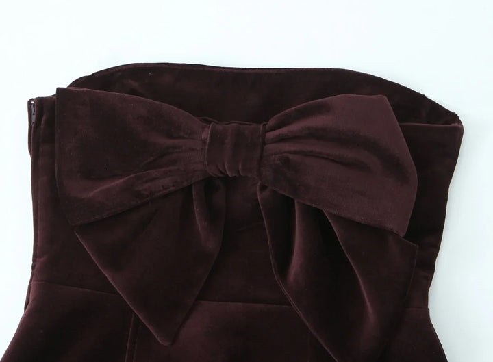Mini strapless velvet dress with bow decoration on the back - Bailey