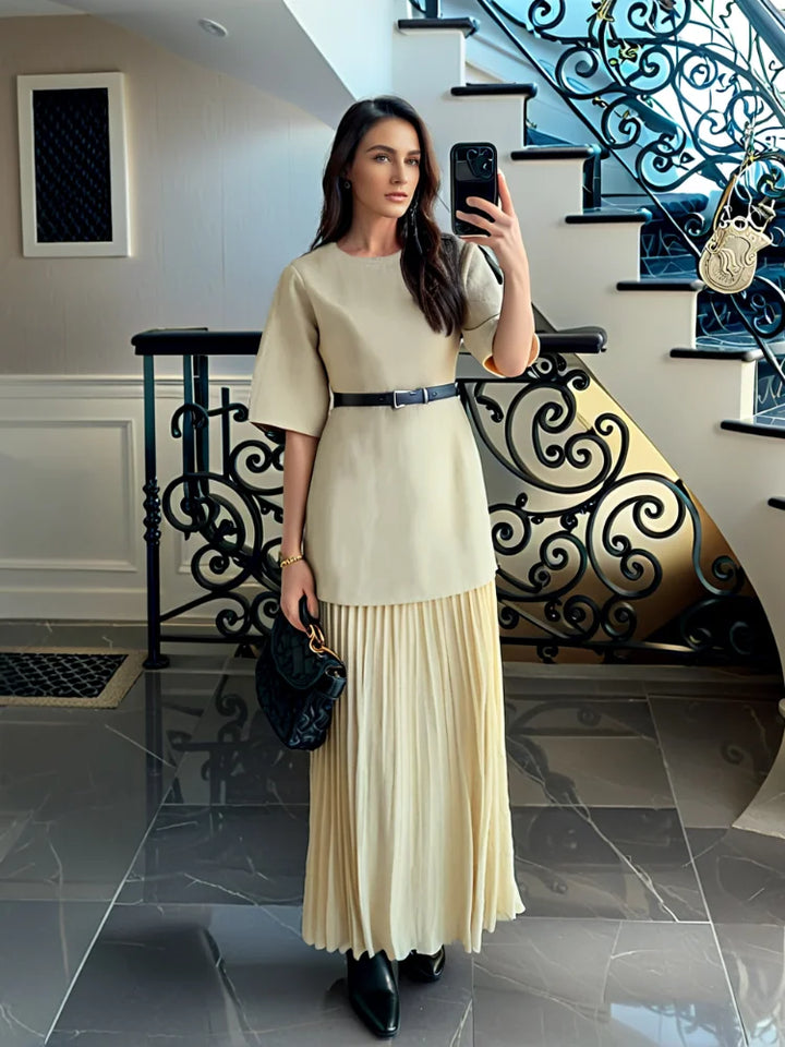 Maxi dress with pleated design - Nahora