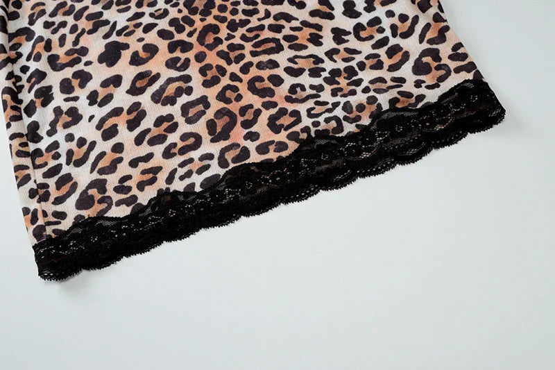 Fitted leopard print mini dress with lace decoration - Goni