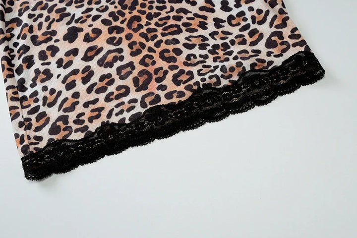 Fitted leopard print mini dress with lace decoration - Goni