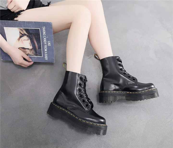 Leather boots with satin laces - Winnie