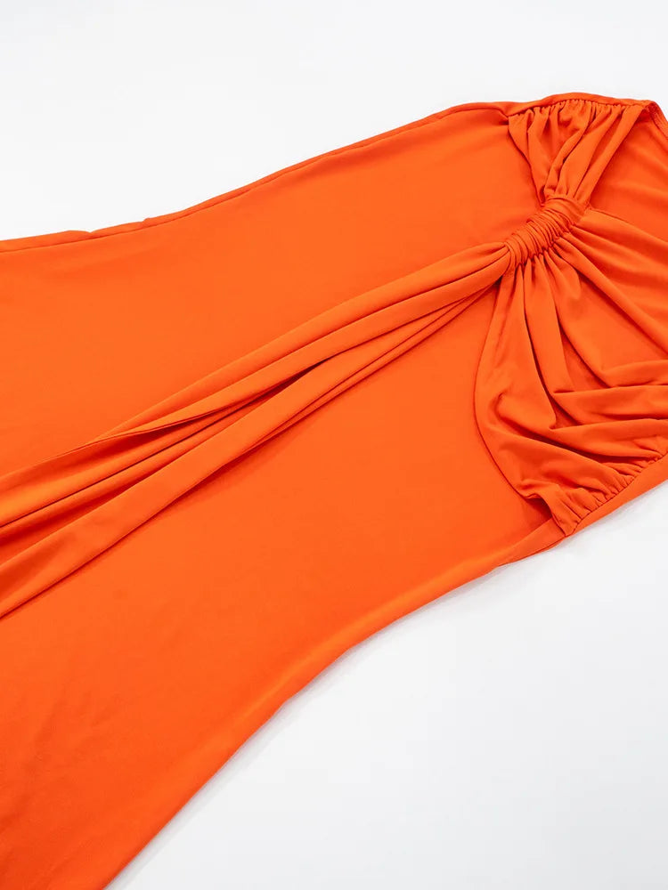 Boho chic maxi dress with one shoulder and slit decorated with a train - Alexandria