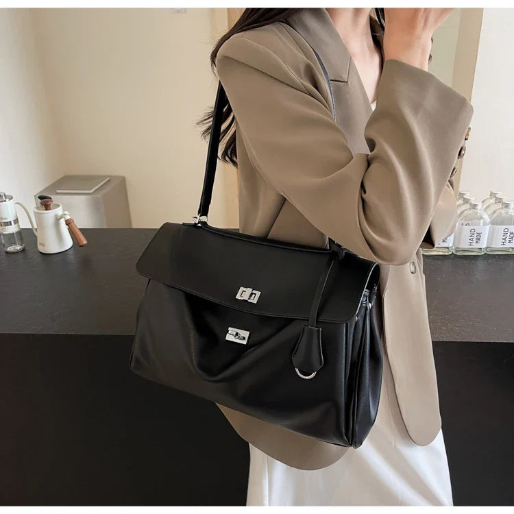 תיק עור סגירת אבזם