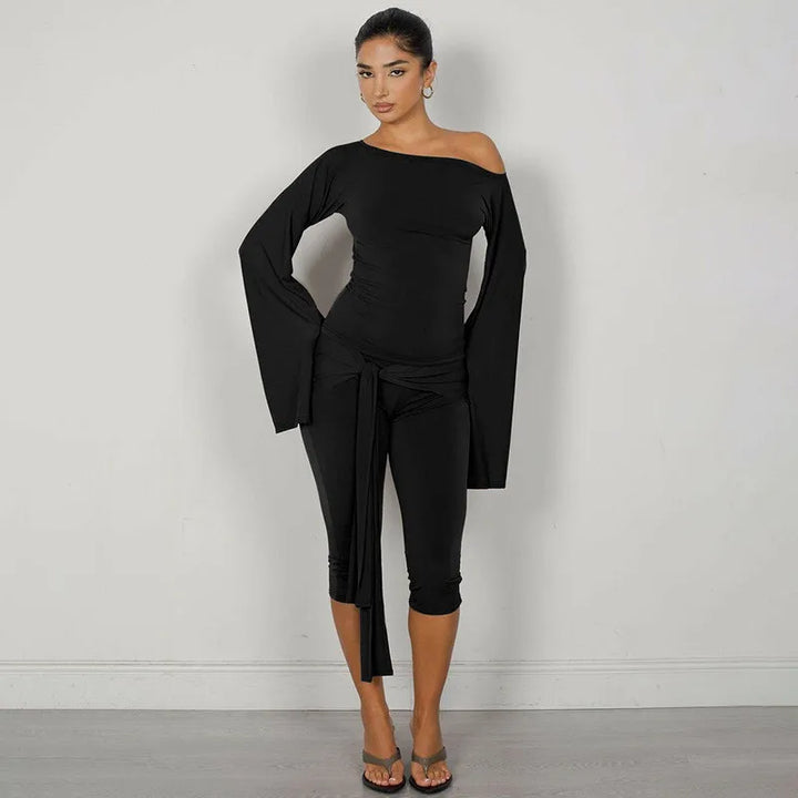 Two-piece set with three-quarter leggings with tie design and bell sleeve top - Candy
