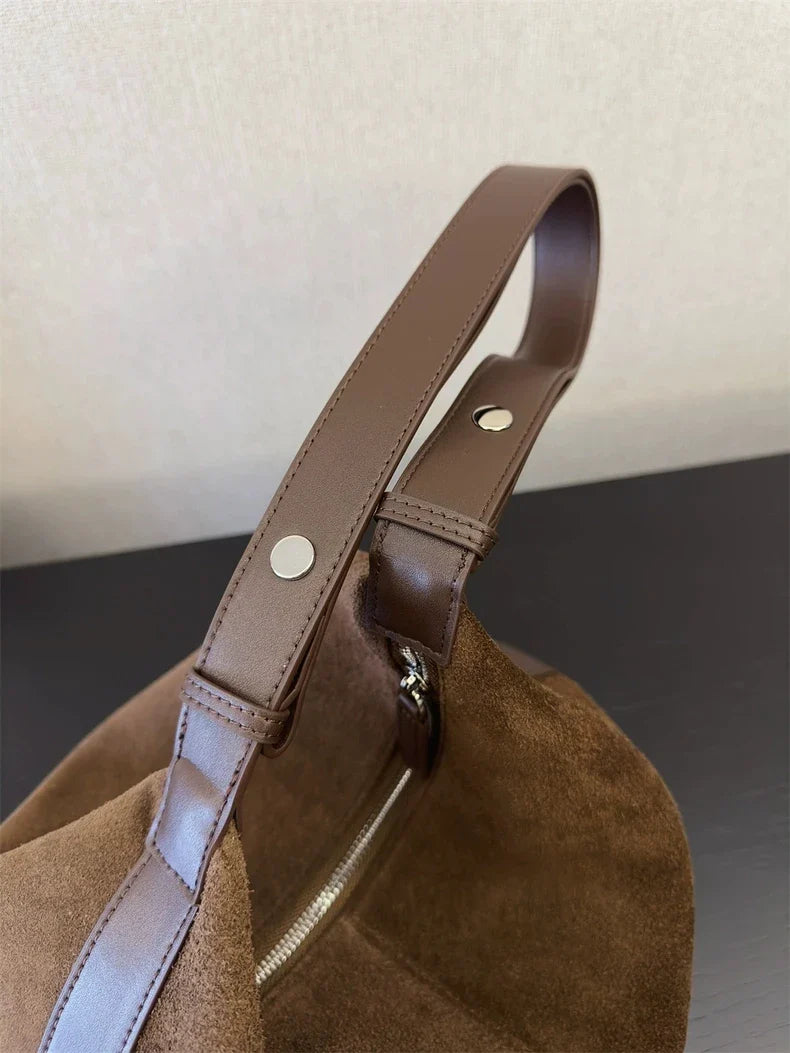 Suede bag with classic design