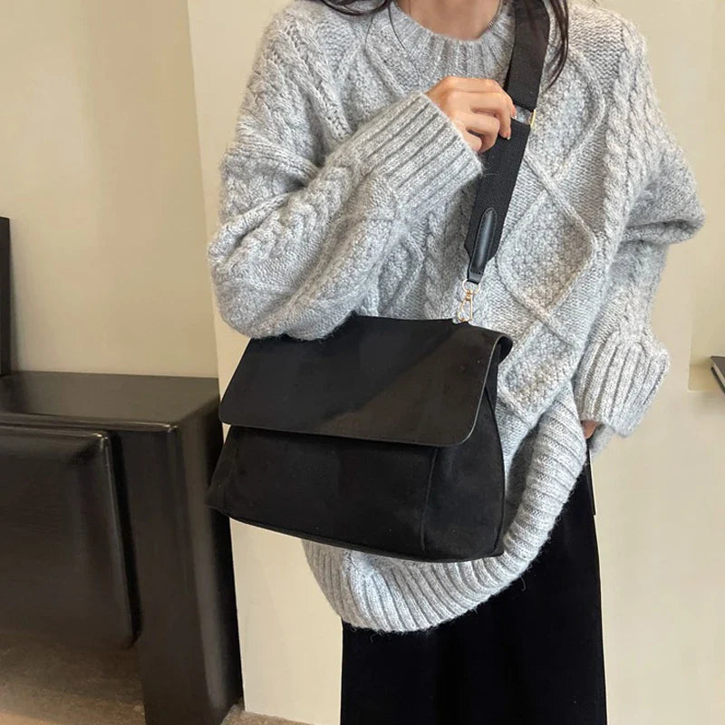 תיק זמש בעיצוב רטרו