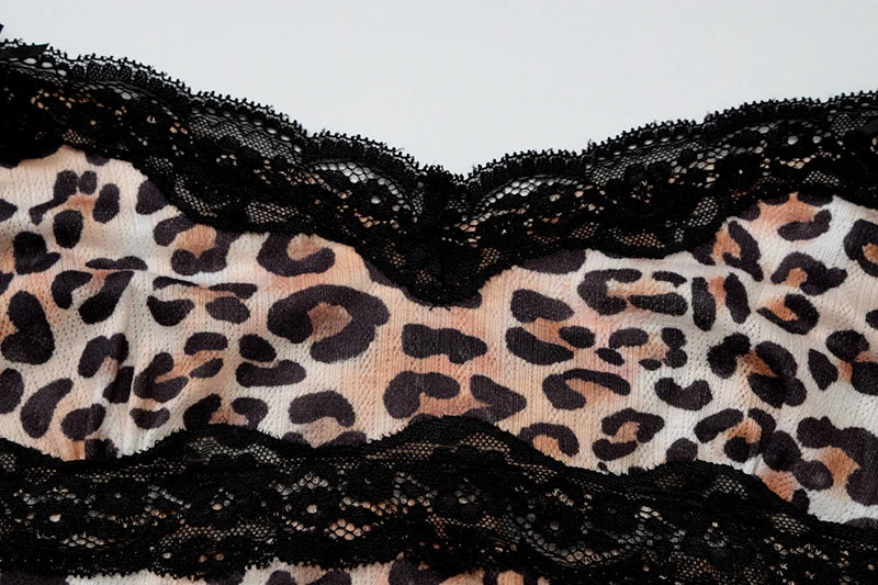 Fitted leopard print mini dress with lace decoration - Goni