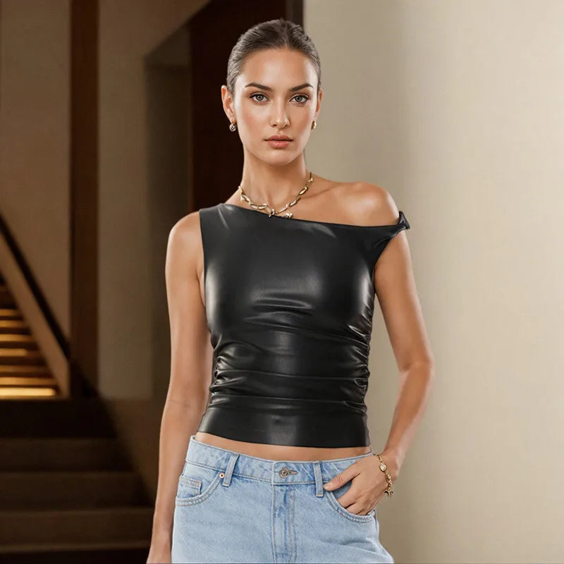 טופ דמוי עור בעיצוב אסימטרי - קמי