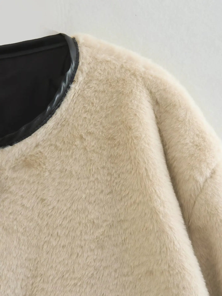 Wool Coat with Fur and Button Closure in Vintage Design - Yan