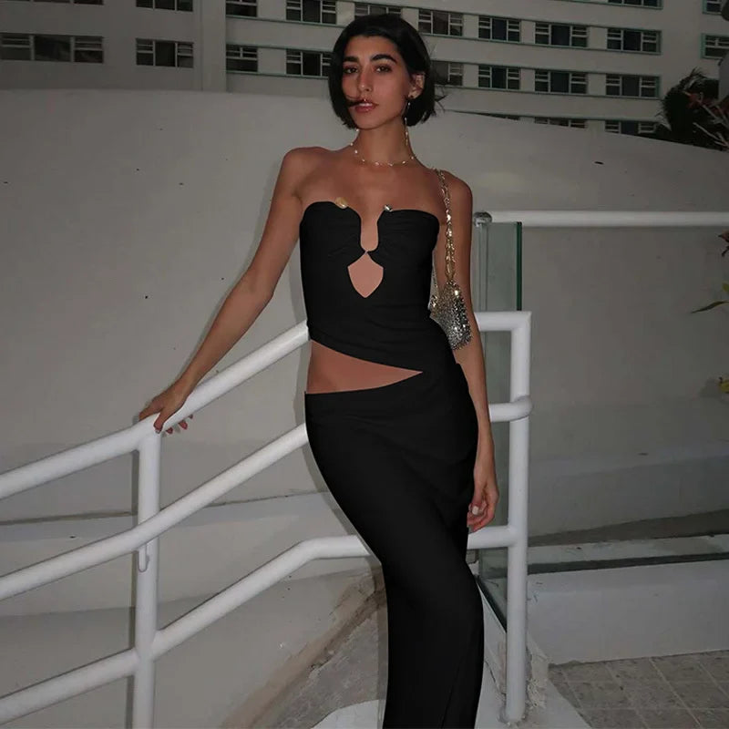 Maxi strapless dress with cut style and buckle detail - Tai