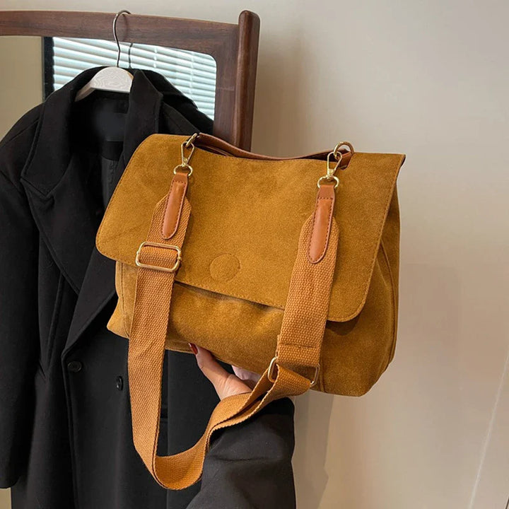 תיק זמש בעיצוב רטרו