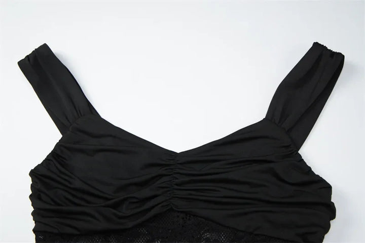 Ruched mini dress with a lace design - ORA