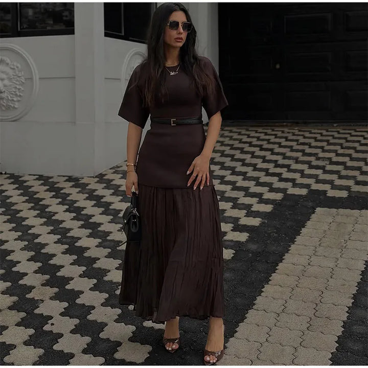 Maxi dress with pleated design - Nahora